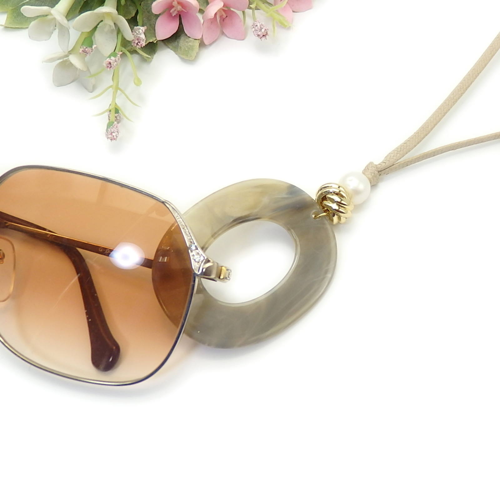 メール便 メガネホルダー 大ぶり マーベラス アクリル ネックレス ペンダント サングラスかけ マーブル オーバル フープ 老眼鏡 軽量 首掛け グラスホルダー