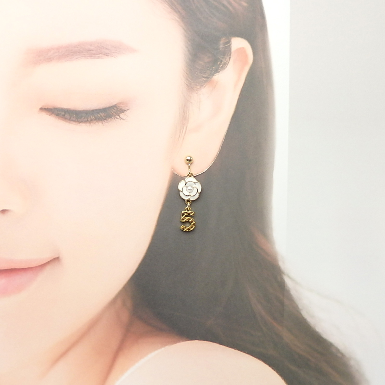 ピアス イヤリング セレブ カメリア ナンバー 5番 レディース ステンレスピアス 真ちゅうイヤリング 椿 花 バレンタイン ギフトに プレゼントに